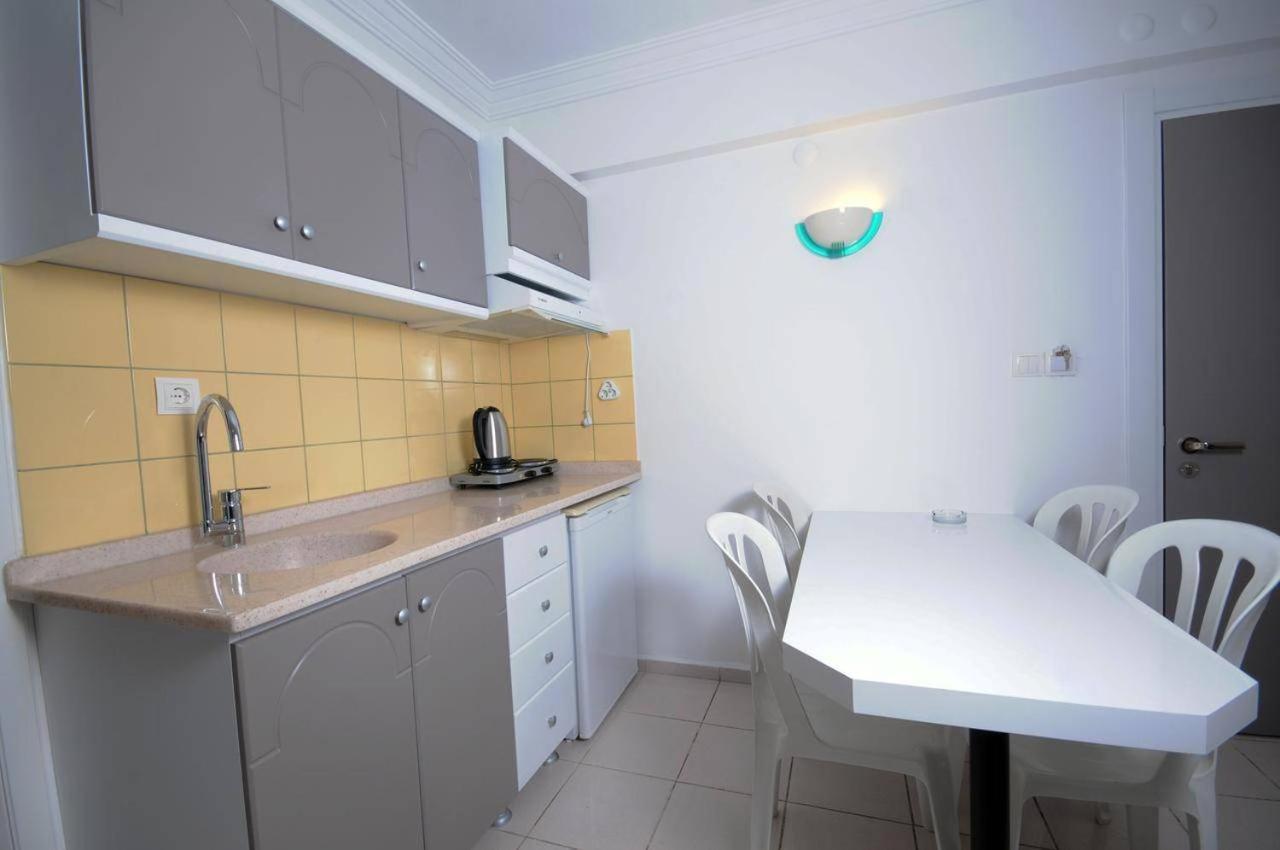 Club Kocer Apartments Мармарис Екстер'єр фото