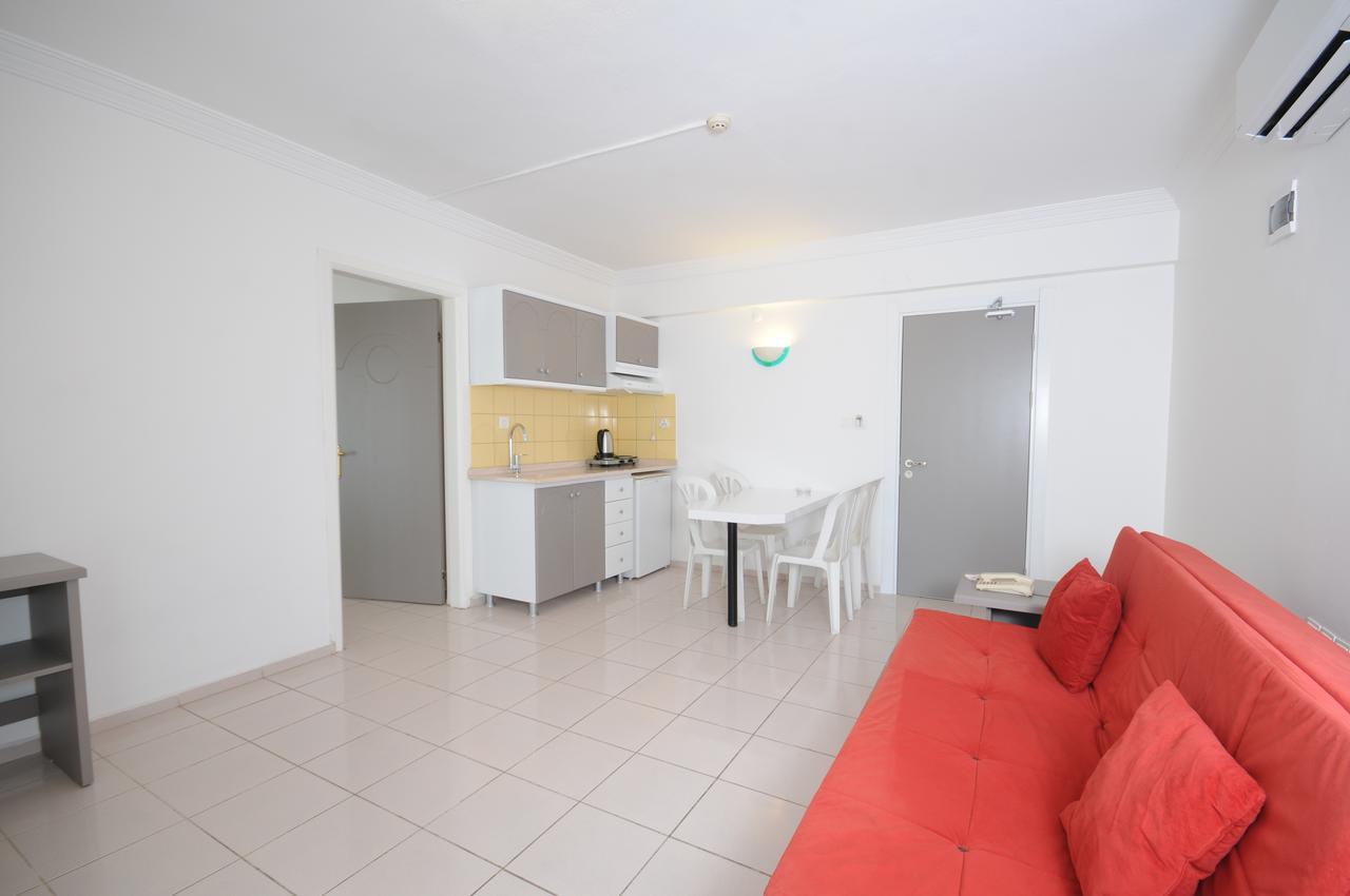 Club Kocer Apartments Мармарис Екстер'єр фото